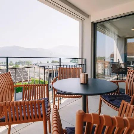 Eiger In See- Und Bergnähe, Modern, Mit Balkon Und Aussicht Für 4 Gäste Spiez