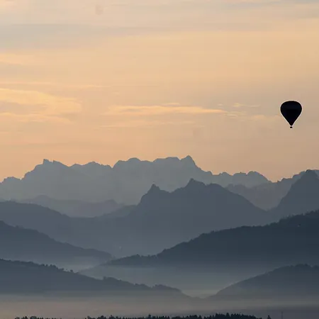 Eiger In See- Und Bergnähe, Modern, Mit Balkon Und Aussicht Für 4 Gäste * Spiez