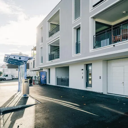 Eiger In See- Und Bergnähe, Modern, Mit Balkon Und Aussicht Für 4 Gäste Spiez