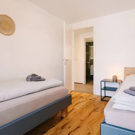 Eiger In See- Und Bergnaehe, Modern, Mit Balkon Und Aussicht Fuer 4 Gaeste 施皮茨