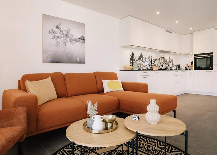 Eiger In See- Und Bergnaehe, Modern, Mit Balkon Und Aussicht Fuer 4 Gaeste Apartman