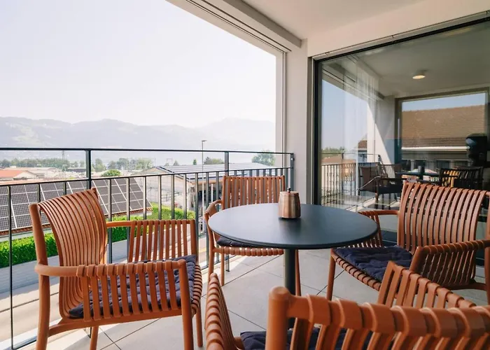 Eiger In See- Und Bergnaehe, Modern, Mit Balkon Und Aussicht Fuer 4 Gaeste Spiez