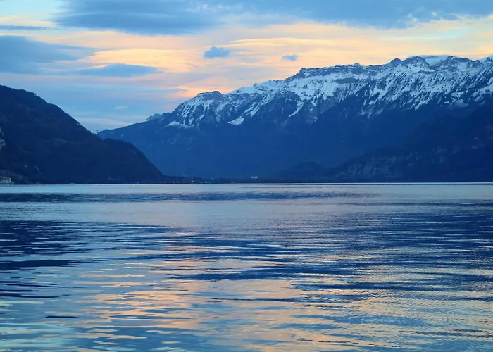 Eiger In See- Und Bergnaehe, Modern, Mit Balkon Und Aussicht Fuer 4 Gaeste Spiez